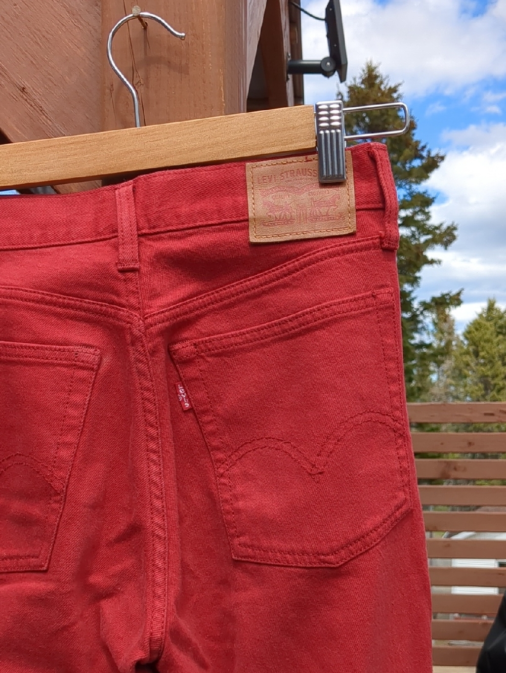 -LEVI'S- Red Women's Straight Jeans with Classic Back Pocket Size 26 - Picture 5 of 6